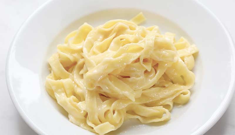 fettucine alfredo on plate